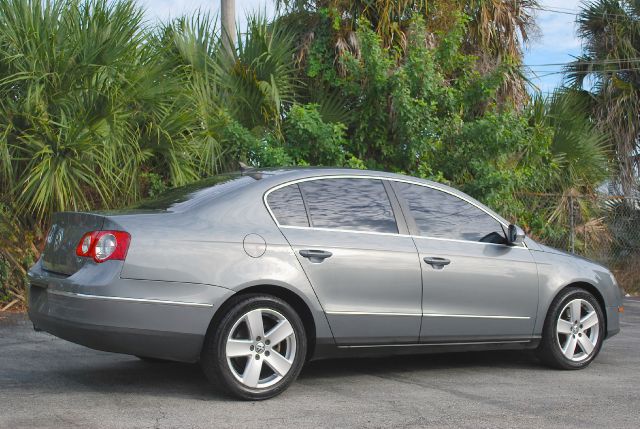 Volkswagen Passat 4x4 LTZ Sedan