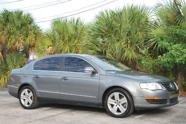 Volkswagen Passat 2008 photo 1