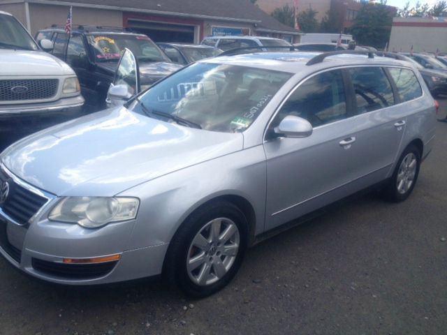 Volkswagen Passat 2008 photo 1