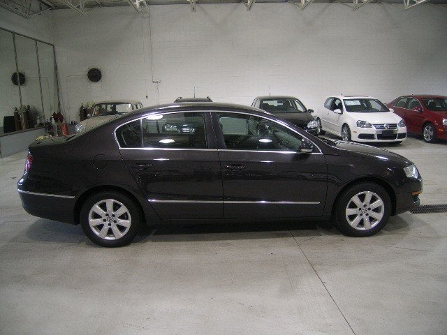 Volkswagen Passat 2008 photo 1