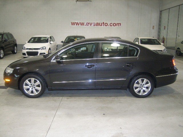 Volkswagen Passat 2008 photo 3