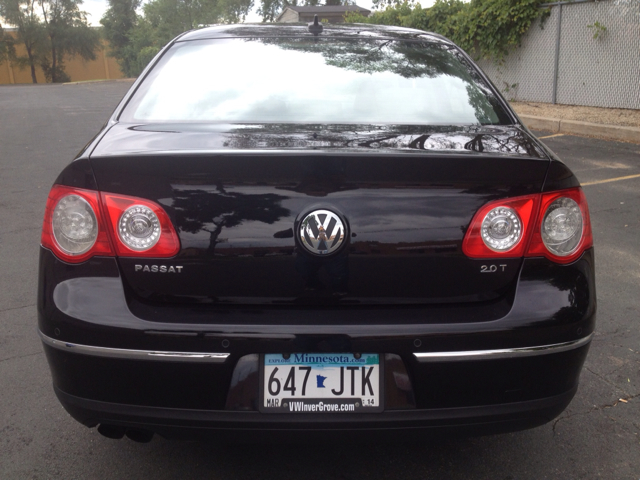 Volkswagen Passat 2008 photo 1