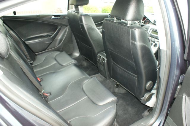 Volkswagen Passat 2008 photo 12