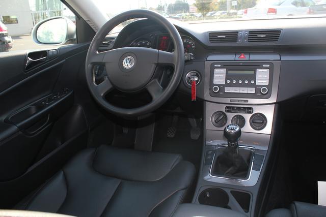 Volkswagen Passat 2008 photo 1