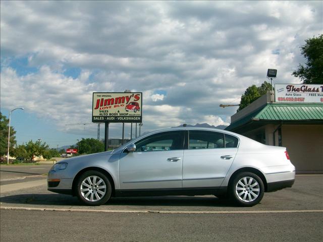 Volkswagen Passat Series 4 Sedan