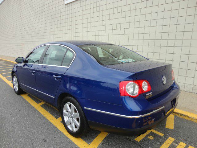 Volkswagen Passat 2008 photo 1