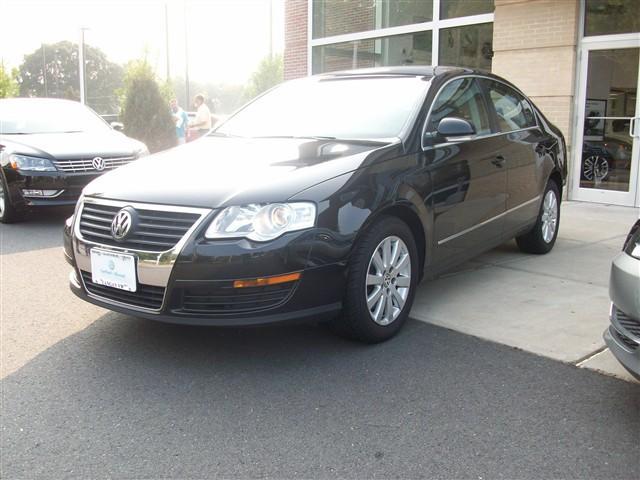 Volkswagen Passat Series 4 Sedan