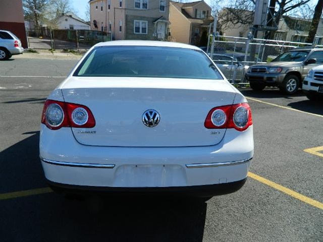 Volkswagen Passat 2008 photo 1