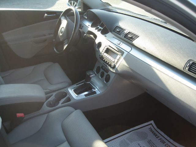 Volkswagen Passat 2009 photo 5