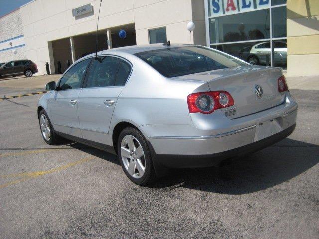 Volkswagen Passat 2009 photo 1