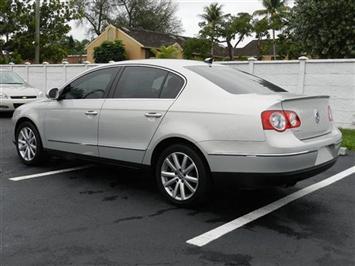 Volkswagen Passat 2010 photo 2