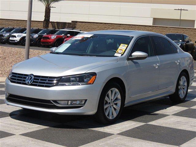 Volkswagen Passat 2012 photo 2