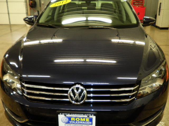 Volkswagen Passat 2012 photo 3