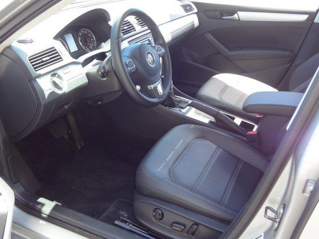 Volkswagen Passat 2012 photo 4