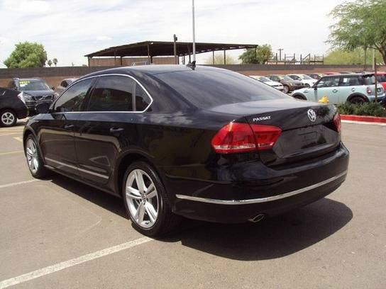 Volkswagen Passat 2012 photo 2