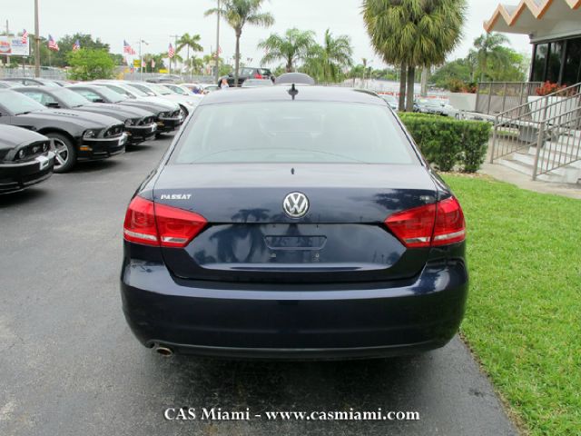 Volkswagen Passat 2012 photo 9