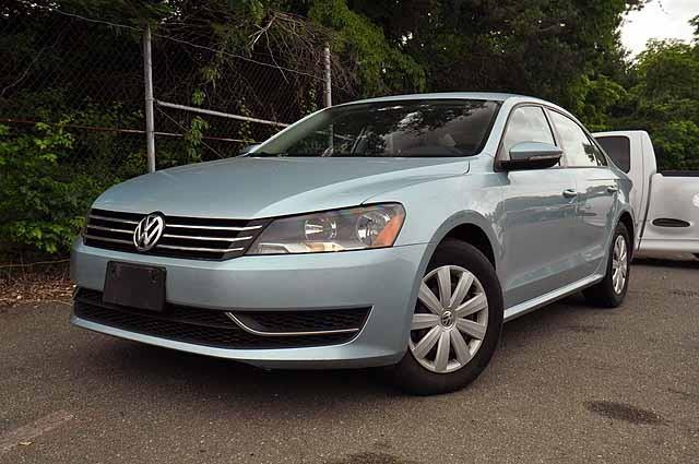 Volkswagen Passat 2012 photo 2