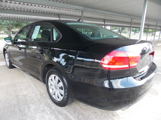 Volkswagen Passat 2012 photo 26