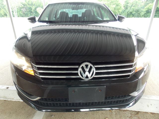 Volkswagen Passat 2012 photo 8