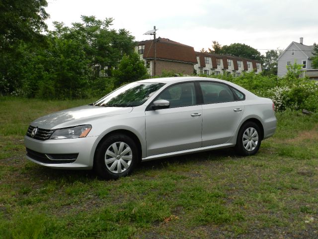 Volkswagen Passat 2012 photo 1