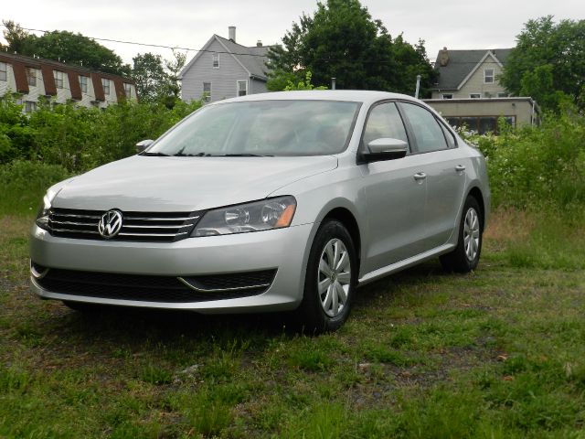 Volkswagen Passat 2012 photo 2