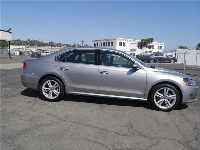 Volkswagen Passat 2012 photo 3