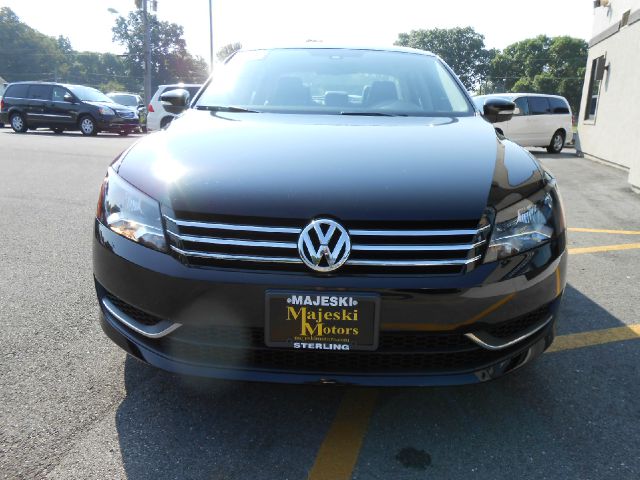 Volkswagen Passat 2013 photo 2