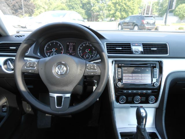 Volkswagen Passat 2013 photo 4