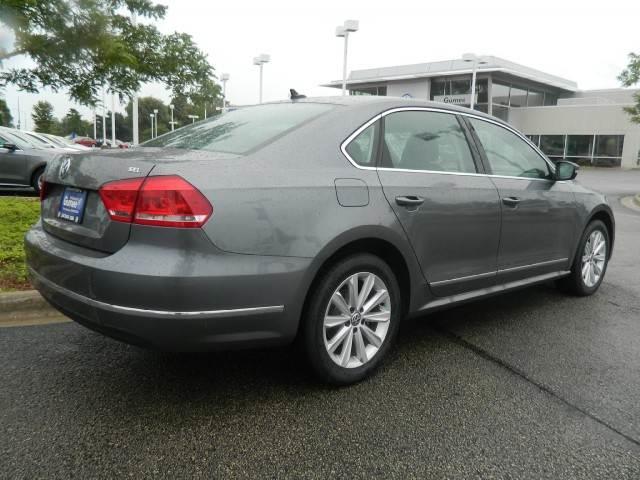 Volkswagen Passat 2013 photo 2