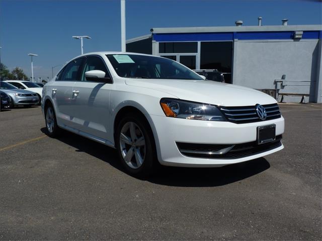 Volkswagen Passat 2013 photo 2