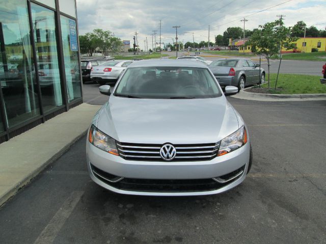 Volkswagen Passat 2013 photo 8