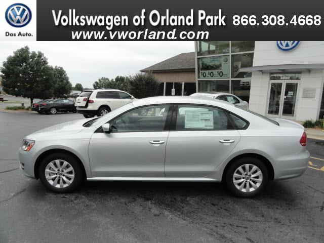 Volkswagen Passat 2013 photo 2