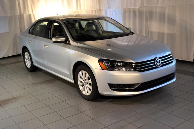 Volkswagen Passat 2013 photo 1