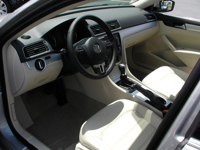 Volkswagen Passat 2013 photo 1