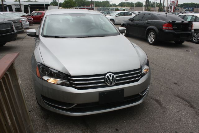 Volkswagen Passat 2013 photo 18