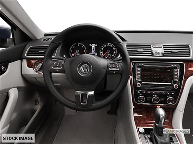 Volkswagen Passat AWD EX Sedan