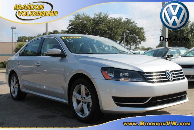 Volkswagen Passat 2013 photo 1