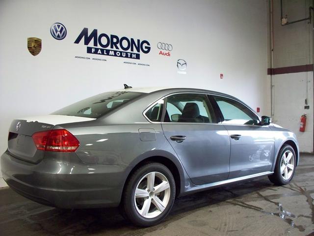 Volkswagen Passat 2013 photo 7