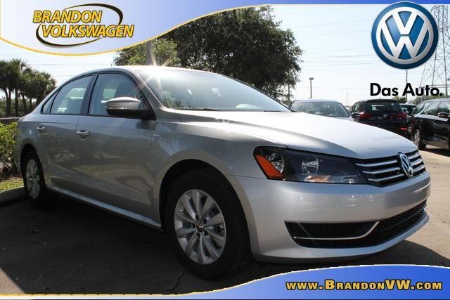 Volkswagen Passat 2013 photo 2