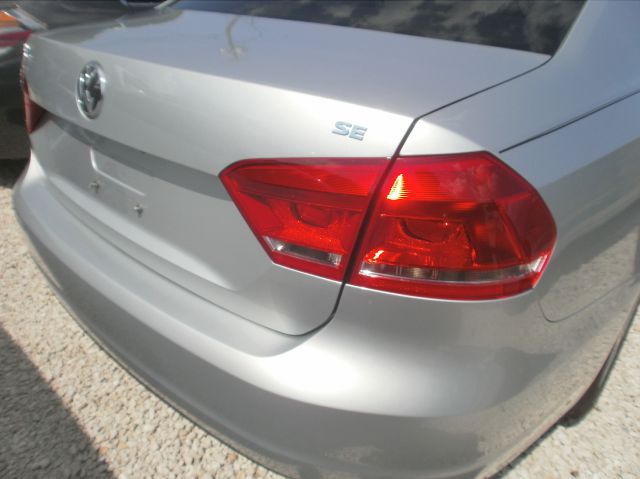 Volkswagen Passat 2013 photo 1