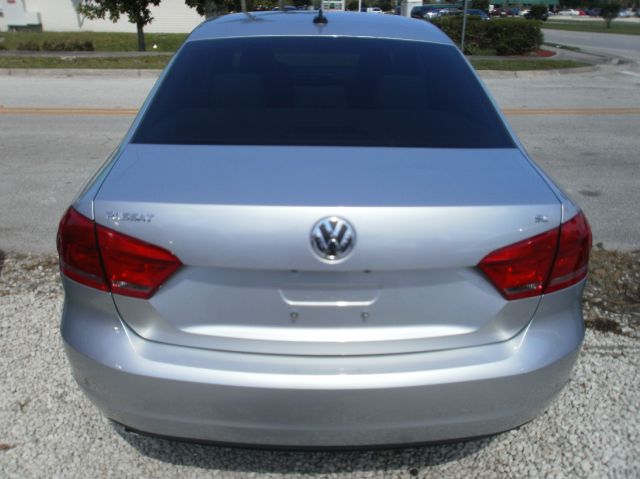 Volkswagen Passat 2013 photo 33