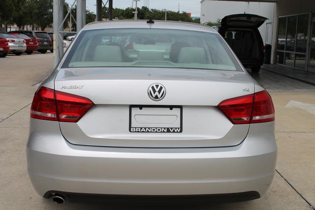 Volkswagen Passat 2013 photo 3