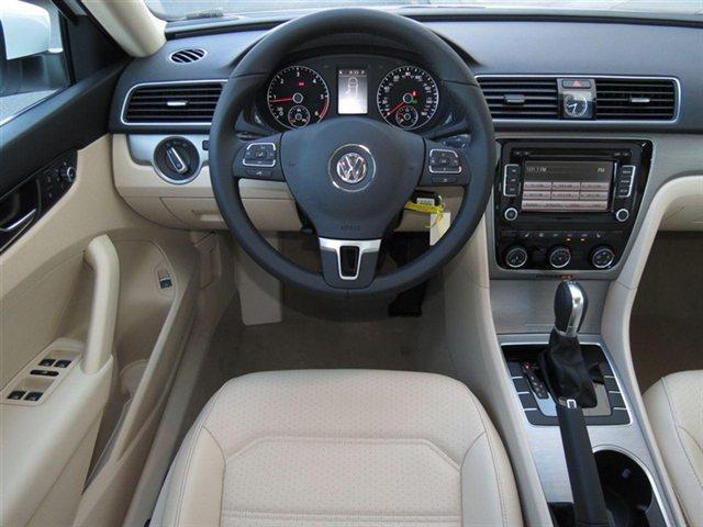 Volkswagen Passat 2014 photo 3