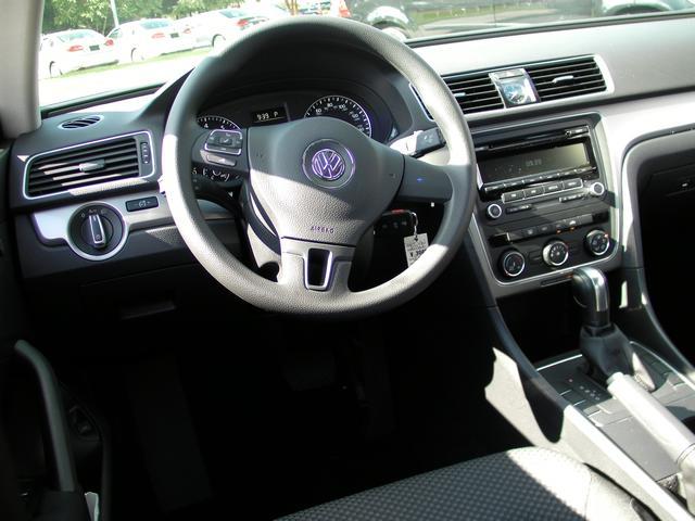 Volkswagen Passat 2014 photo 3