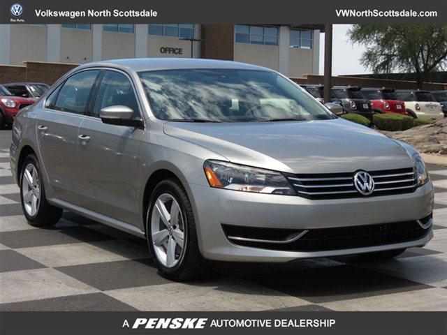 Volkswagen Passat 2014 photo 1