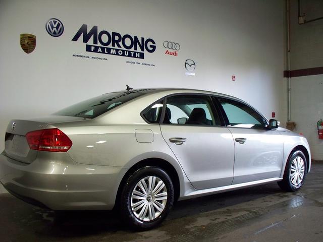 Volkswagen Passat 2014 photo 1