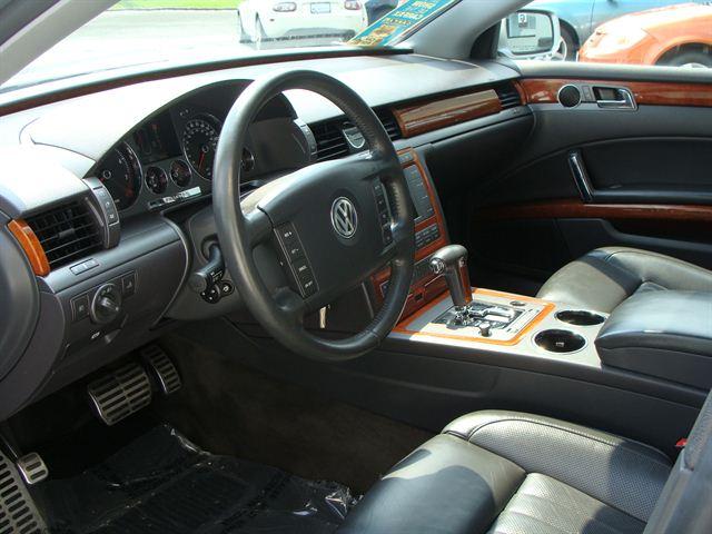 Volkswagen Phaeton 2004 photo 2