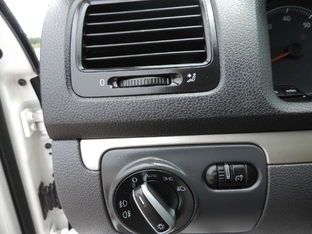 Volkswagen Rabbit 2007 photo 32