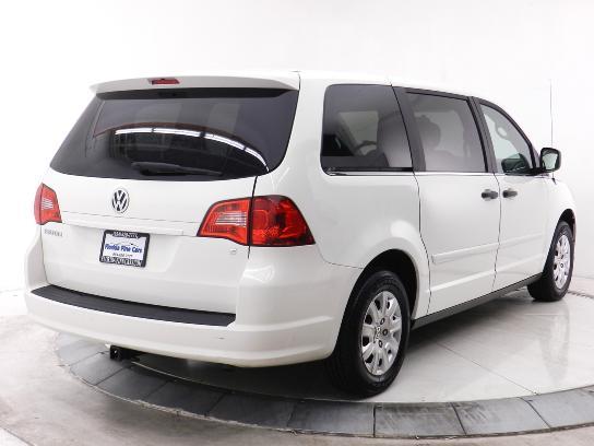 Volkswagen Routan XR MiniVan