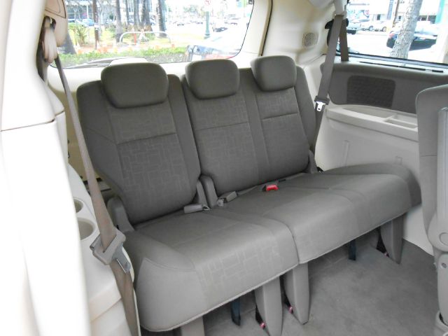 Volkswagen Routan 2009 photo 13